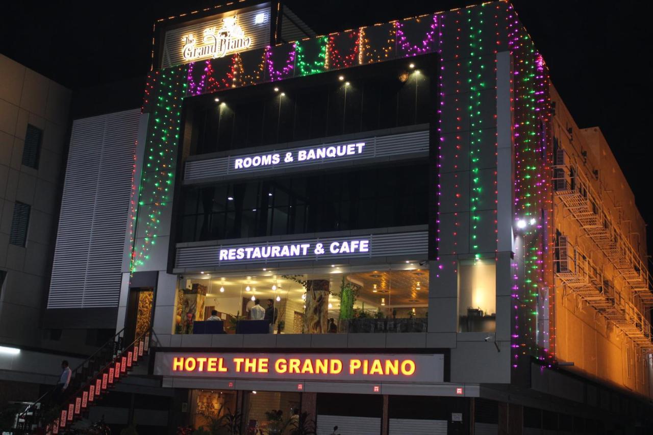 Hotel The Grand Piano - Best Business Hotel In Patan Exterior foto