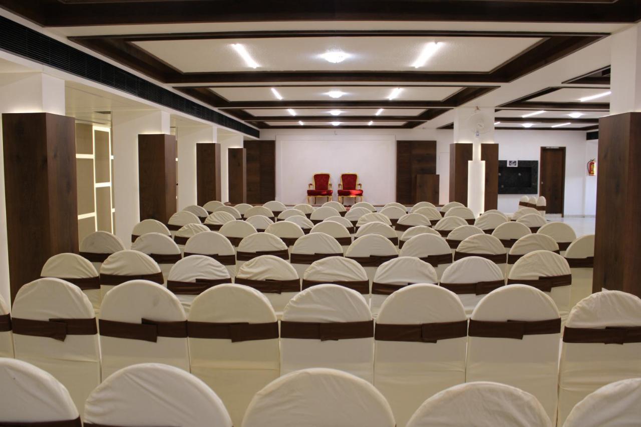 Hotel The Grand Piano - Best Business Hotel In Patan Exterior foto
